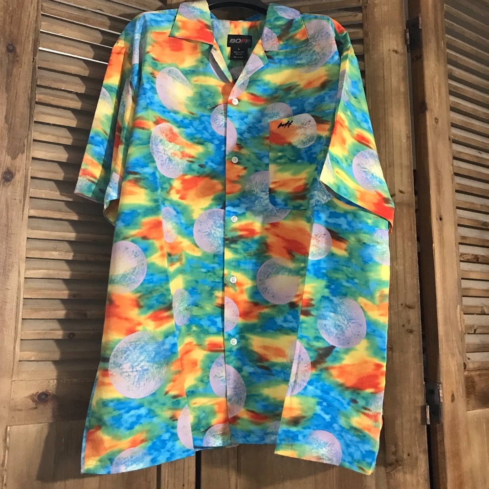 Boff Rainbow Moon Short Sleeve Button Front Large
